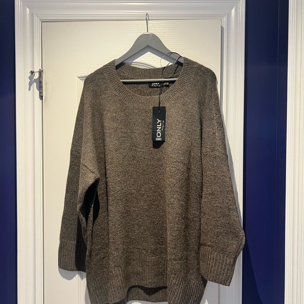 ONLY Classic Brown Crewneck Sweater